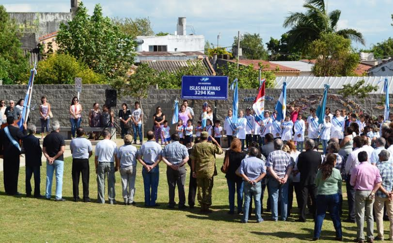 Santo Tomé rindió homenaje a los veteranos y caídos en la Guerra de Malvinas