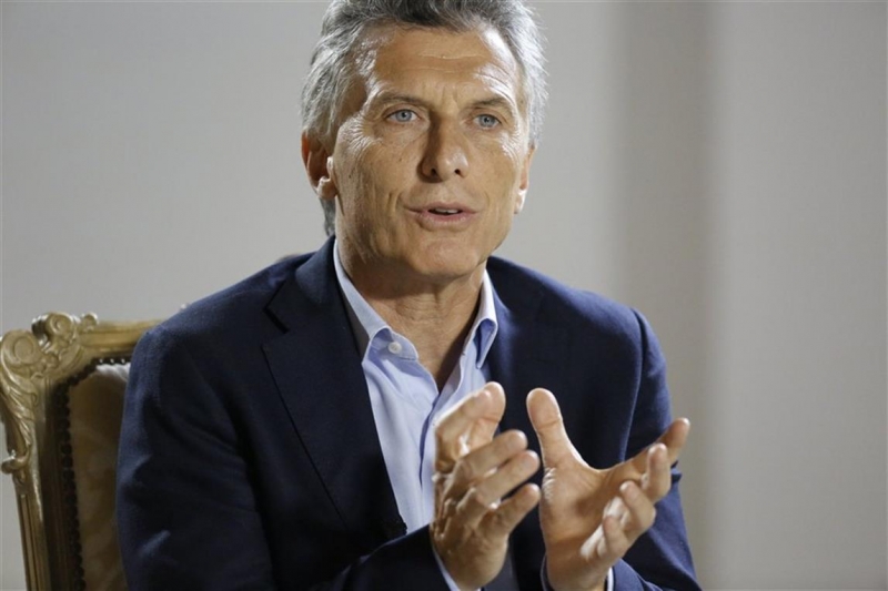 El Gobierno bajó fuerte el gasto y la emisión para frenar la inflación
