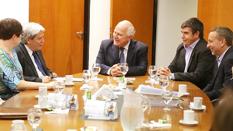 Lifschitz visitó el Centro Científico Conicet Rosario 