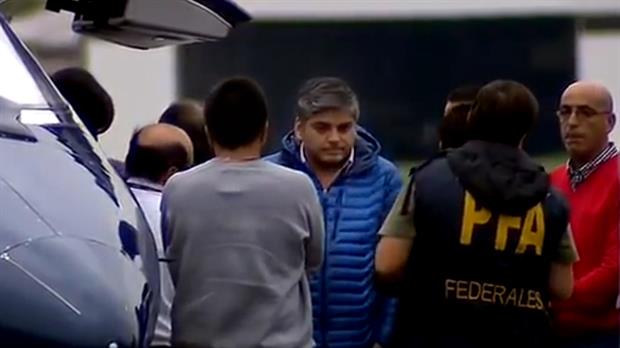 Un audio revela cómo la policía custodiaba en 2013 camiones con dinero de Lázaro Báez para la campaña electoral