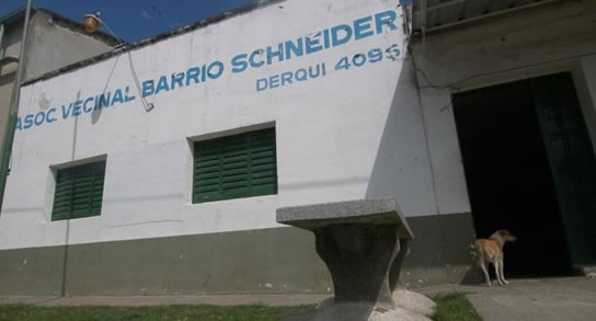 26 familias se alojan en la Vecinal Schneider