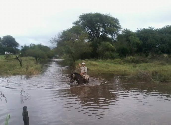 La localidad del Dpto. San Cristóbal permanece aislada luego de más de 500 mm de lluvia