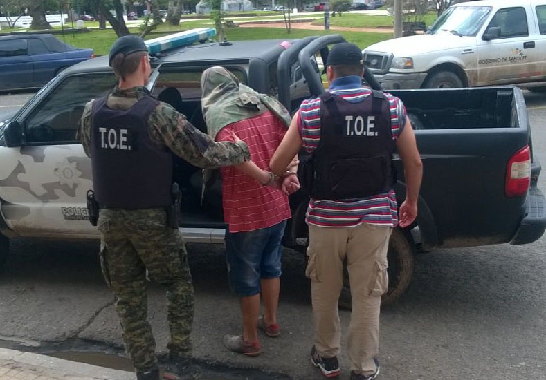 Barra de Independiente detenido en Santa Fe