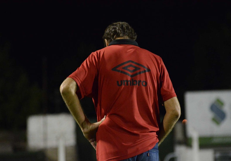 Darío Franco dejó de ser el director técnico del club Colón