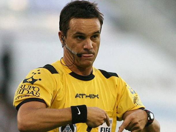 SUPERCLÁSICO SANTAFESINO: VIENE LOUSTAU Y CLEMENTE SE LO PIERDE