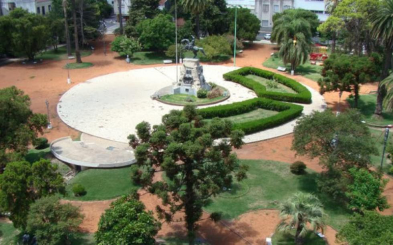 Derogaron la ordenanza referida a la realización de cocheras subterráneas en plaza San Martín