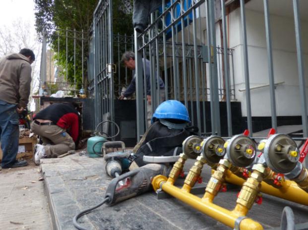 Ya hay 200 edificios en la ciudad que no tienen gas por la falta de extensión de redes 
