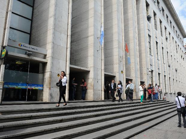El gobierno promueve implementar los juicios con jurados populares 