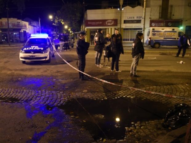 Un hombre fue baleado desde un auto en la zona sur de Rosario