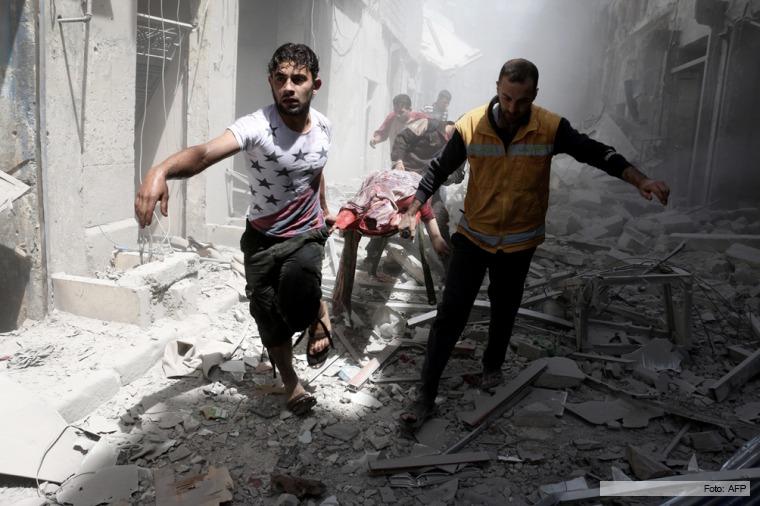 Nuevos bombardeos golpean la ciudad siria de Alepo
