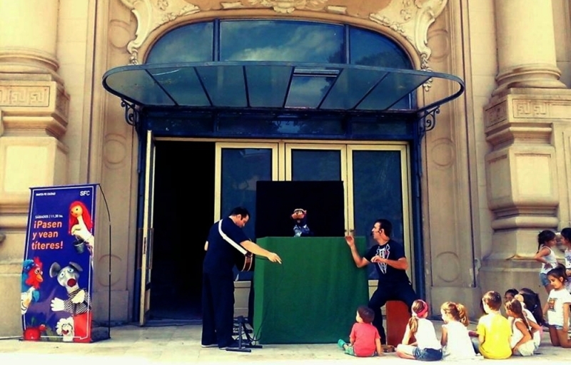“El gato y los ratones” juegan en el retablo del Teatro de Títeres Municipal