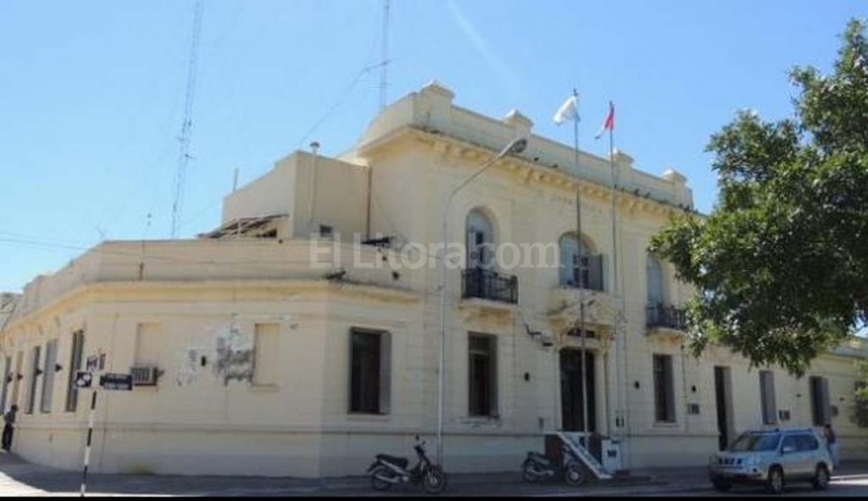 Policía detenido por robar armas del depósito judicial