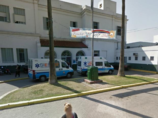 Abrazo solidario en el Hospital Roque Sáenz Peña en reclamo de mejoras edilicias 