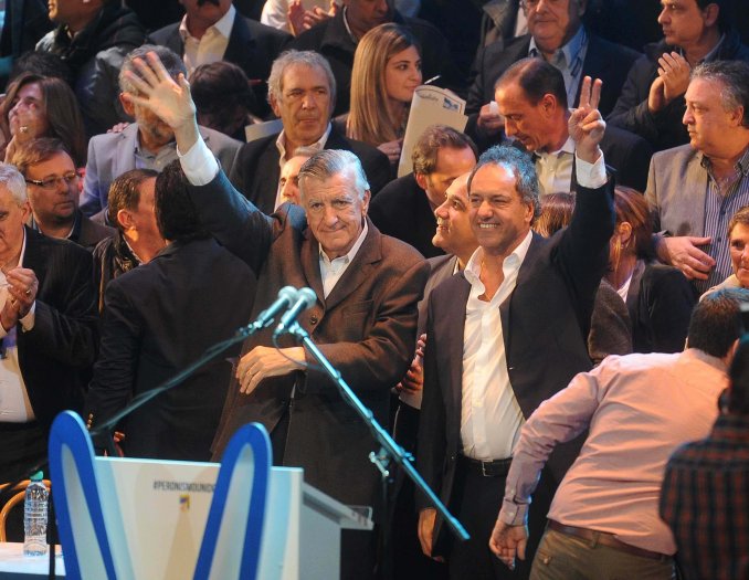 Gioja asumió al frente del PJ y cargó duro contra Macri