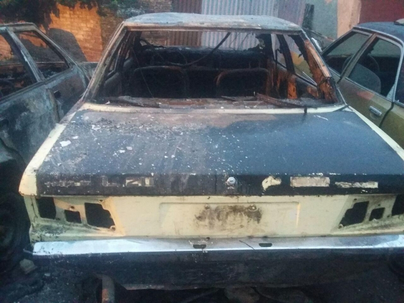 Otros tres vehículos quemados esta madrugada