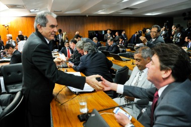 Aprueban el envío del juicio político a Dilma al plenario del Senado