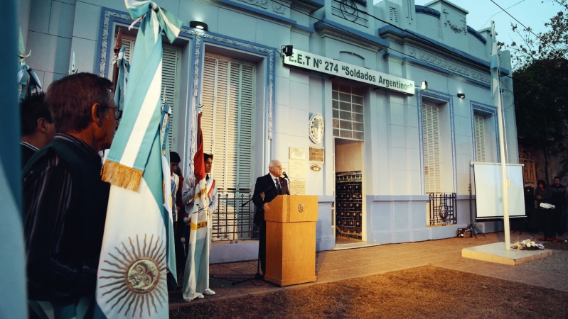 Lifschitz participó del aniversario de la escuela “Soldados Argentinos”