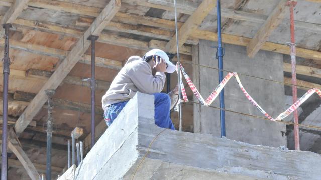 La construcción sigue en baja
