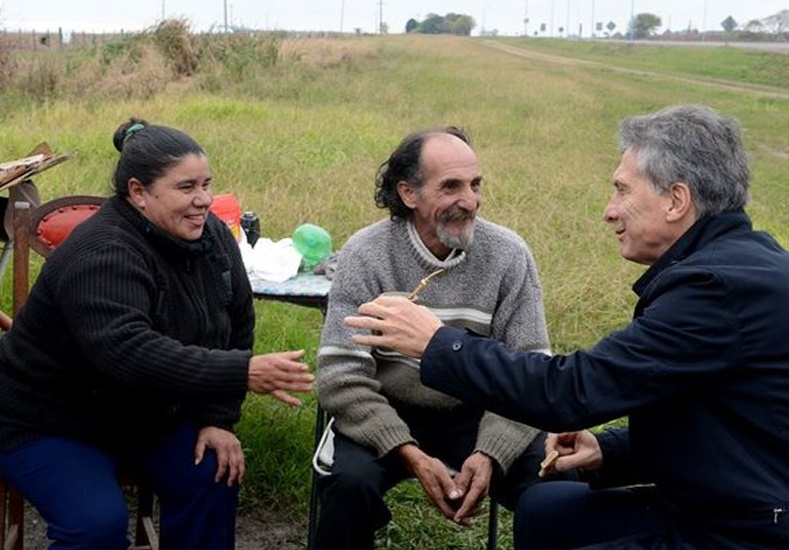 Agredieron al vendedor de tortas visitado por Macri
