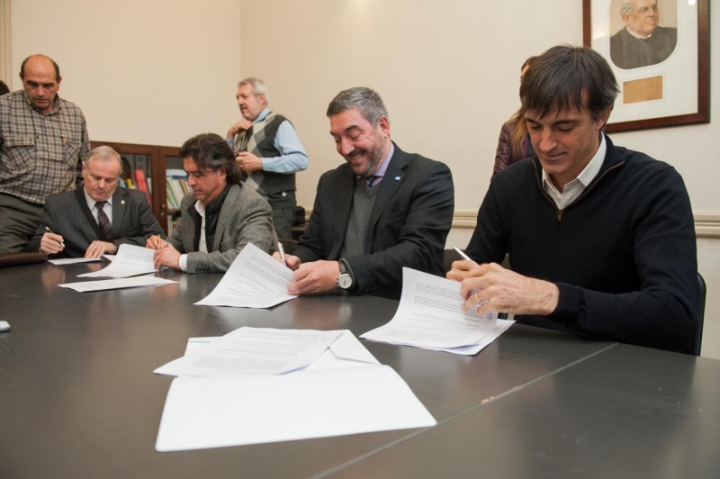 Se acordó 31% de aumento en 3 tramos para universitarios