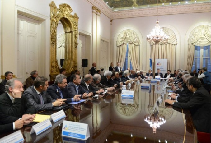 El salario mínimo será de $8 mil 
