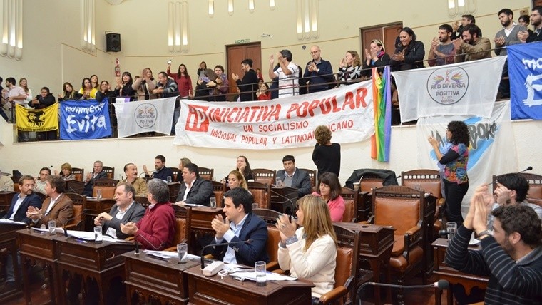El municipio deberá contratar a cinco personas trans por año