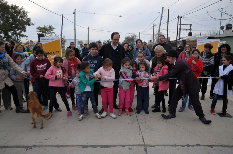 Con la pavimentación de calles, mejora el barrio René Favoloro