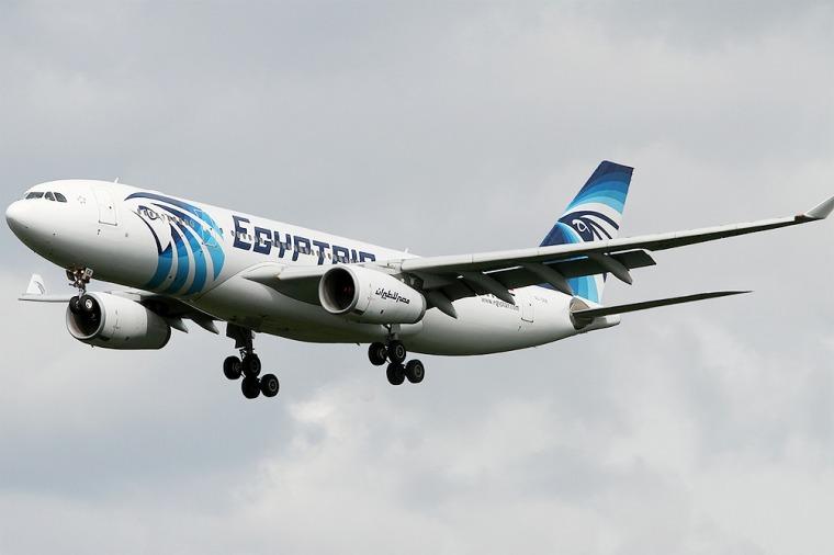 Envían un submarino para buscar las cajas negras del avión de EgyptAir