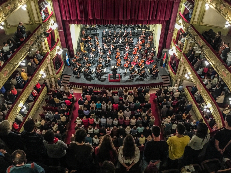 Con un concierto de Gala, comenzaron los festejos