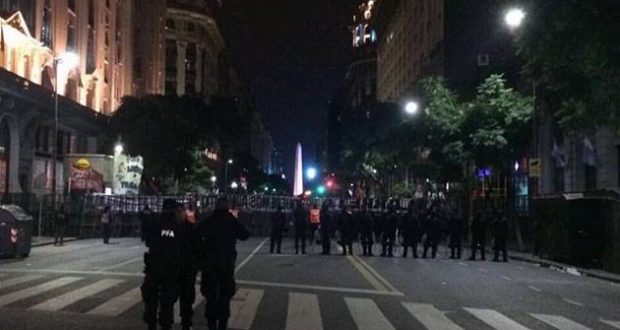 Seis detenidos con bombas molotov 