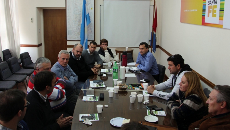 Proponen la constitución de una consignataria de leche cruda