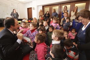 Niños y niñas de los Jardines Municipales visitaron al intendente