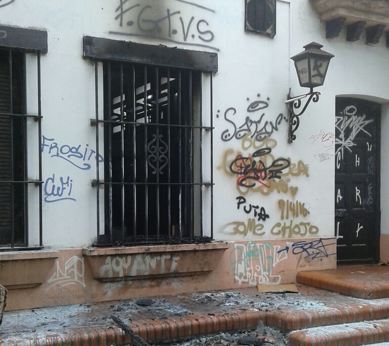 Incendiaron una ventana del Museo Etnográfico