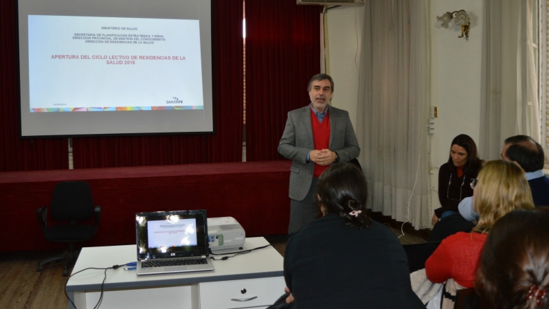 Nuevos residentes se incorporan al sistema de salud