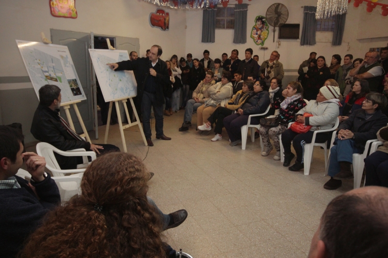 Encuentro entre Corral y vecinos de liceo Norte