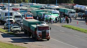 Camioneros comenzaron un paro de 48 horas