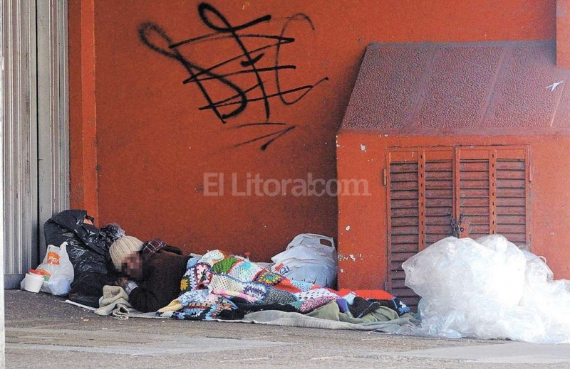 Encuentran una persona en situación de calle con hipotermia