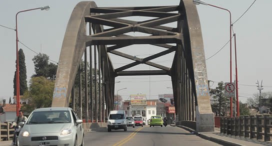 Qüesta pide respuestas concretas sobre el nuevo puente