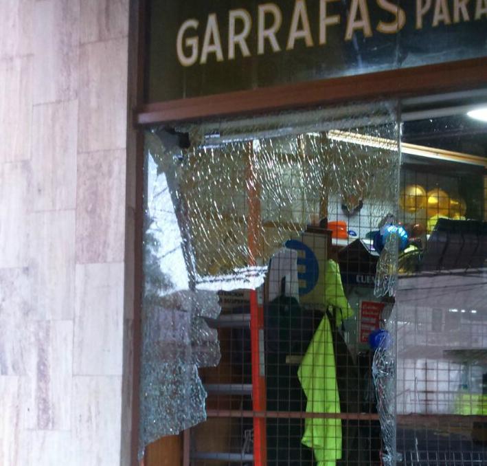 Robaron dos comercios en barrio Constituyentes
