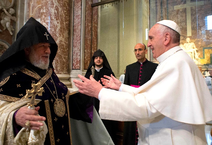 El Papa pidió en Armenia que brote 