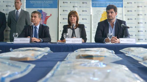 Allanan el aeropuerto de San Fernando por tráfico de cocaína