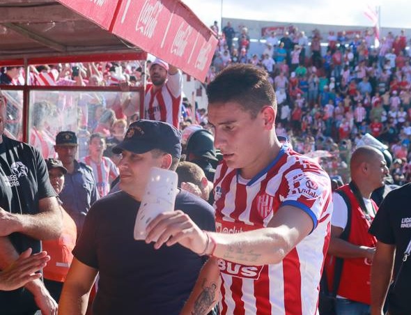 UNIÓN ESPERA LA OFERTA DE RACING POR MARTINEZ