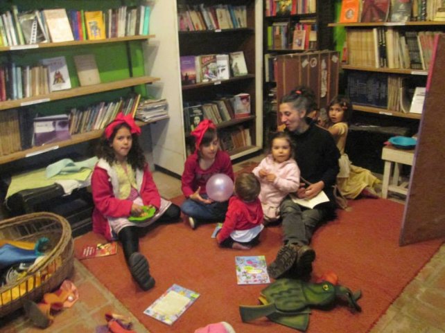 Piden ayuda para restaurar una biblioteca de Colastiné