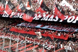 Detienen a 30 barrabravas de Newell’s y secuestran armas