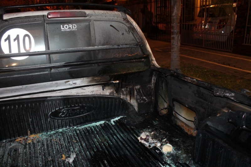 Los quemacoches atacaron tres autos en la ciudad