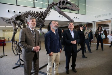 Presentaron a Gualicho, el dinosaurio de la Patagonia con manos extraordinarias