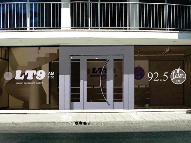 Reclaman una solución urgente a la situación de LT9 y FM Laser