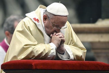 El Papa calificó al atentado como una “locura homicida”