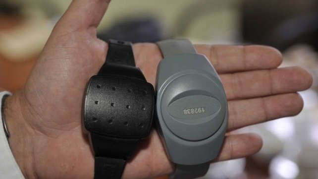 La provincia probará pulseras para controlar arrestos domiciliarios