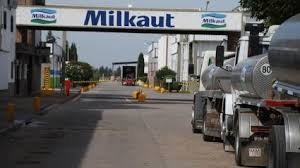 Camioneros bloquea la planta de Milkaut